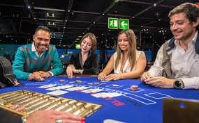 toto8080 mobile app showing live blackjack table and game menu on Android phone
